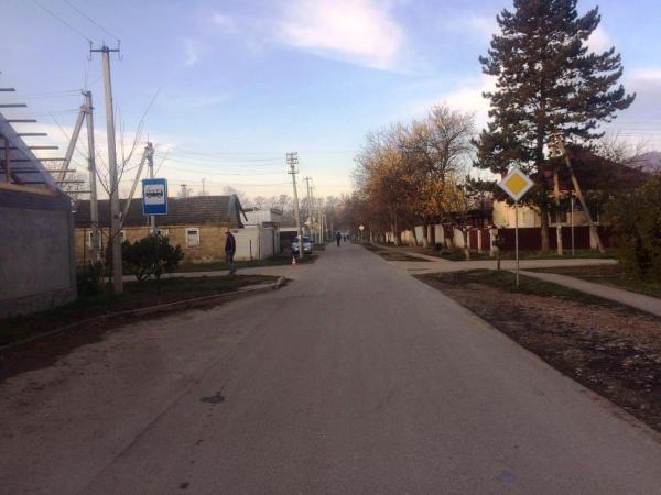 В пригороде Пятигорска легковушка сбила школьника, водитель скрылся с места аварии